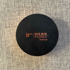 IT Cosmetics Bye Bye Pores Bronzer- Beach shade